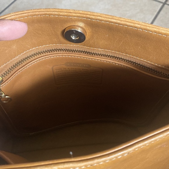 Vintage Coach leather slim bucket purse - Picture 9 of 16